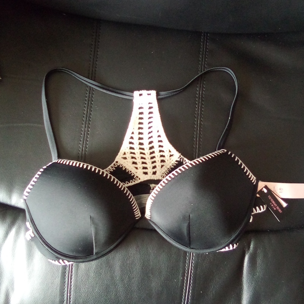 ⏬⏬ REDUCED 10% !! Victoria's Secret Carova Crochet Bikini Top